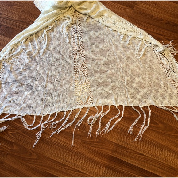 White crochet fringed cardigan - Picture 14 of 14